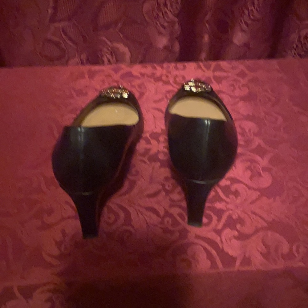 Shoes - Picture 2 of 4